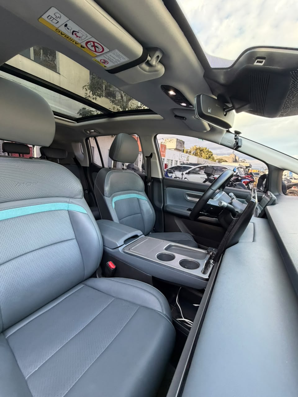 Cockpit executivo moderno Aion Y